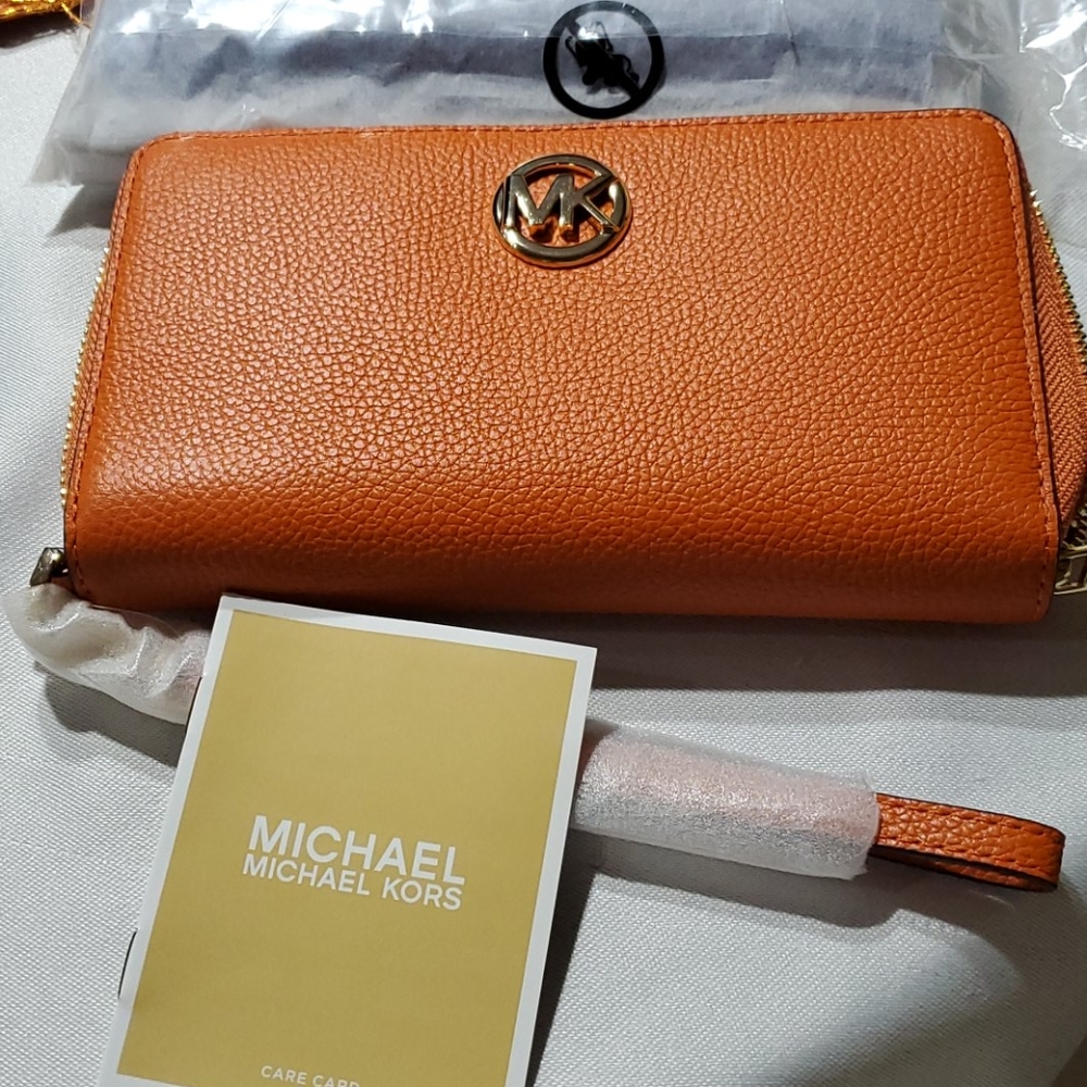 Leather Smartphone Wristlet